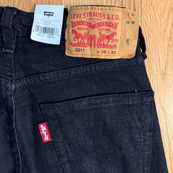 Levi’s Men’s 501 Original Black Jeans w/Button Fly - Picture 5 of 8
